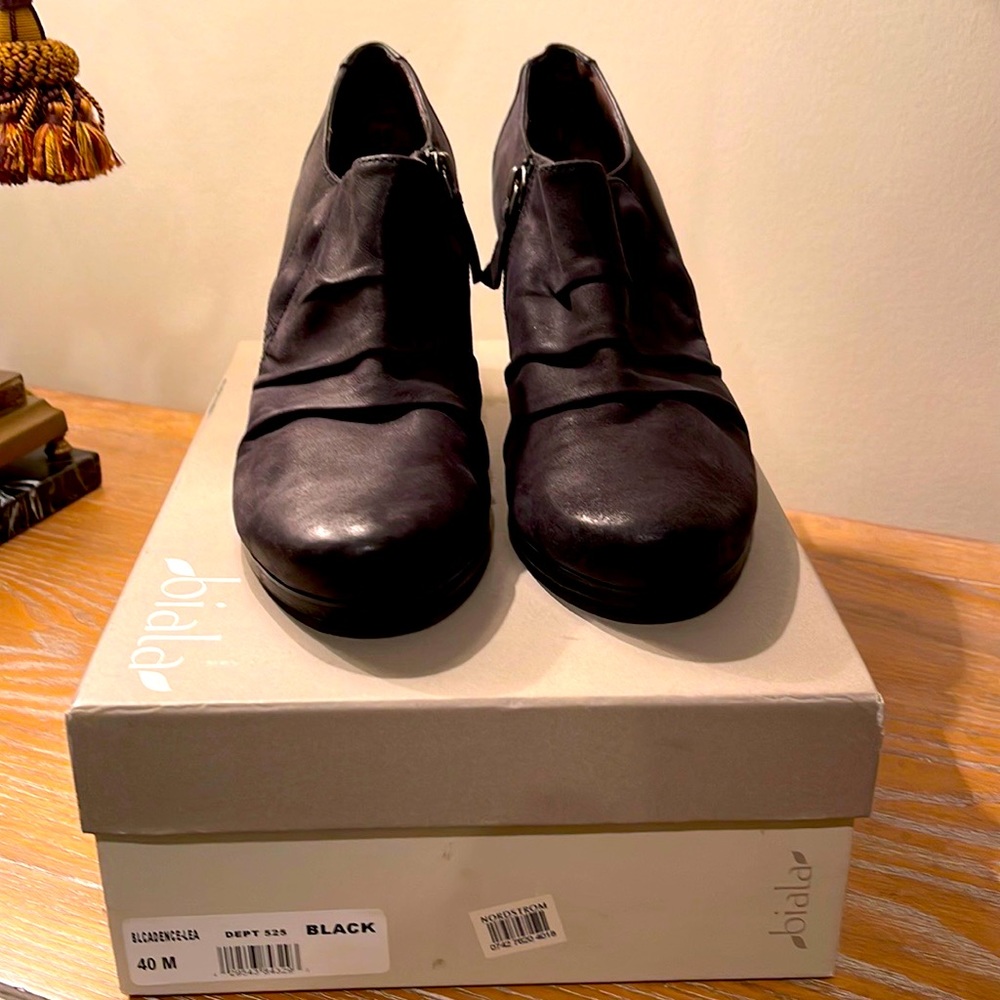 Nordstrom Biala Bootie with zipper